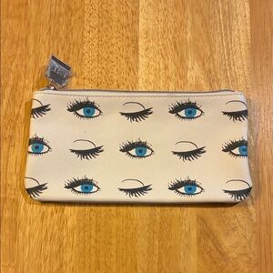 NWOT- Chic White Eye-Print Cosmetic Pouch